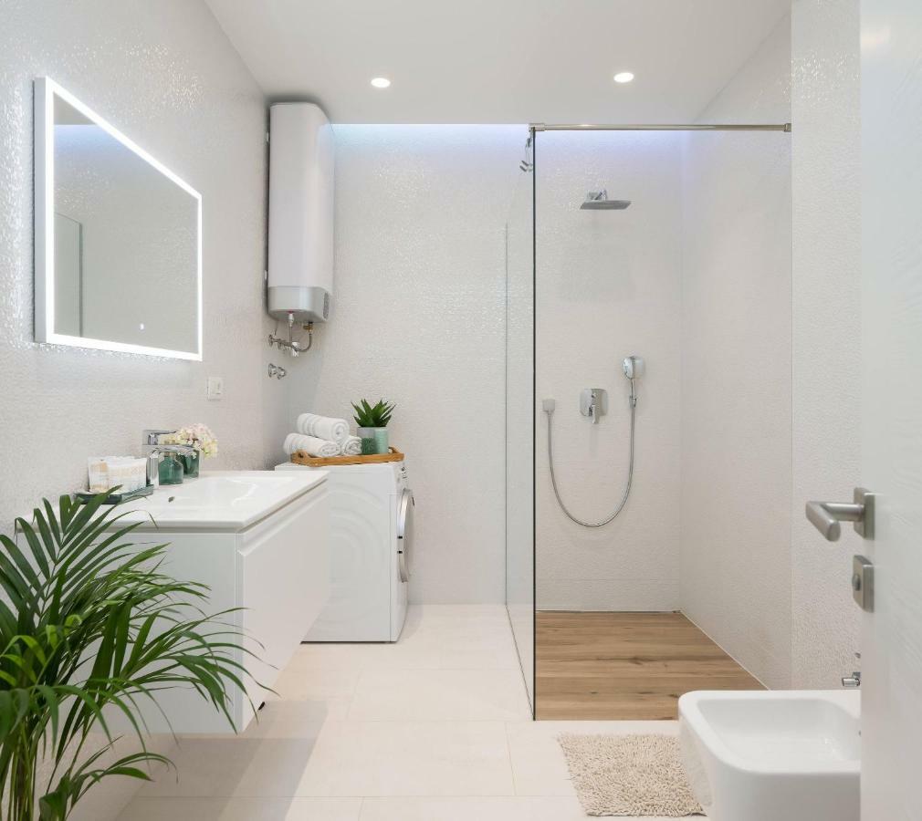 Luxury Design Beach Front Apartment Sukošan Extérieur photo